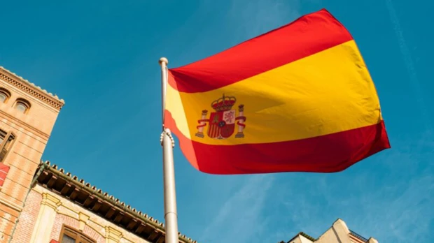 Dos tercios de los inmigrantes regularizados en España por arraigo son latinoamericanos