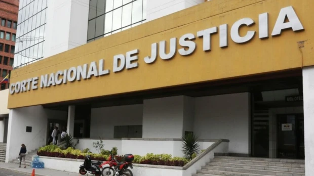 La Fiscalía allanó los despachos de 2 juezas de la Corte Nacional