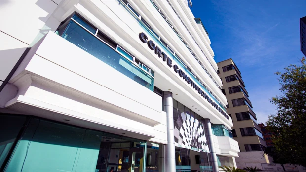 La Corte Constitucional prohíbe a presos eludir condenas con medidas cautelares