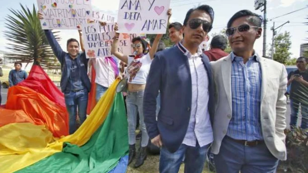 Corte extiende deliberaciones sobre matrimonio homosexual