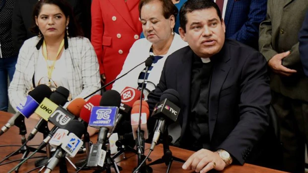 José Tuárez, acusado de entregar falsos certificados en concurso de CPCCS  