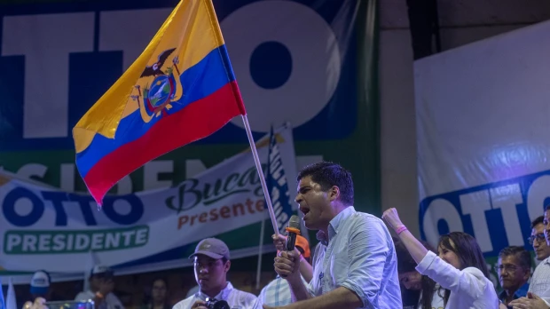 La campaña electoral acabó con promesas de seguridad y un homenaje a Villavicencio