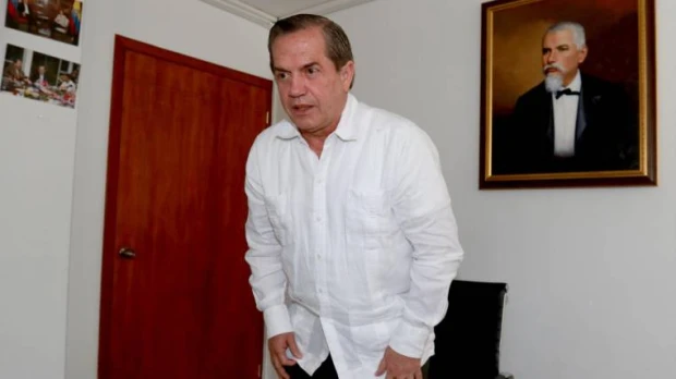 Ocho personas reconocen firma de acusación particular contra Patiño