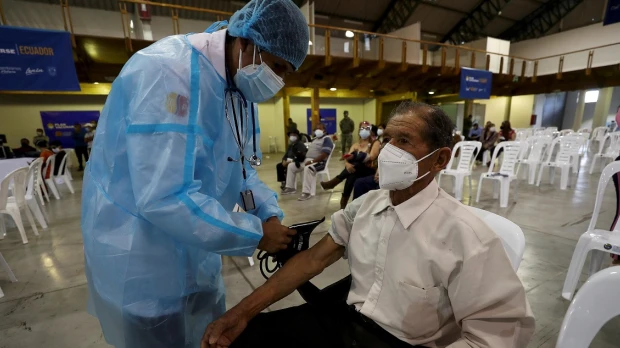 Contagios de covid en Ecuador ascienden a 361.154