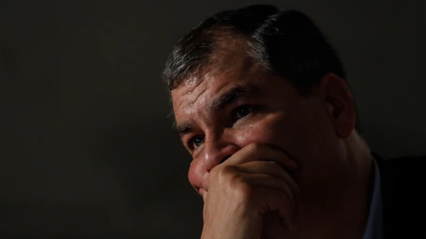 Ecuador solicitará a Interpol el arresto del expresidente Rafael Correa