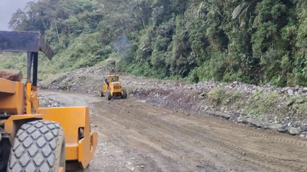 Cierres en la vía E45 por trabajos de mantenimiento en oleoducto en Sucumbíos