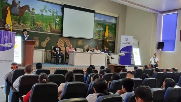 Macas reúne a nacionalidades indígenas en un encuentro cultural y productivo 
