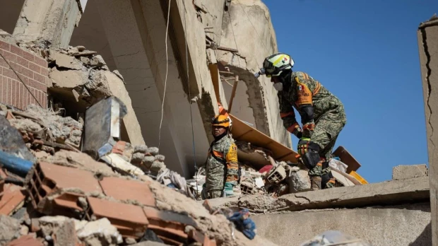 Venezuela eleva a 1.719 los fallecidos por los terremotos mientras continúan las labores de rescate