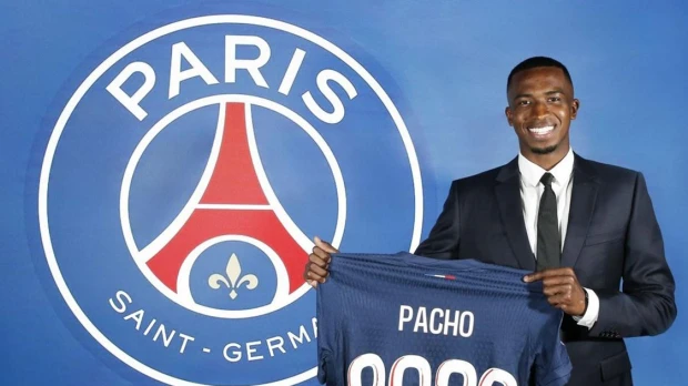 El PSG ficha hasta 2029 a Willian Pacho, el primer ecuatoriano de la historia del club