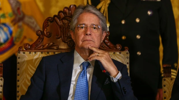 Lasso emitió decretos para aliviar deudas de universitarios y empresarios