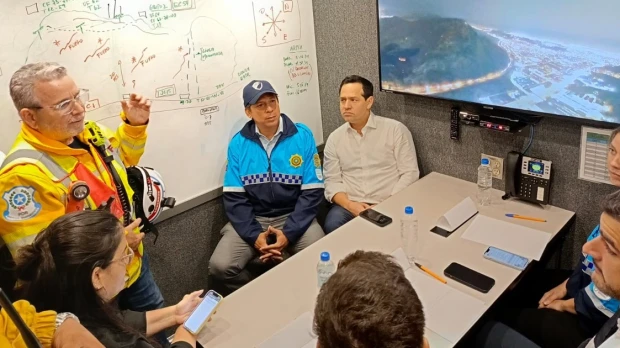 El ECU-911 instaló puesto de mando para atender incendio en Guayaquil