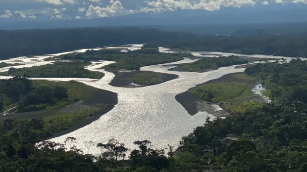 3 turistas cayeron desde un puente colgante en Puyo
