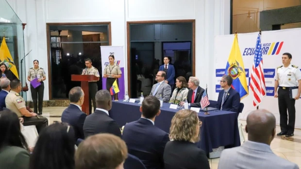 FBI en Ecuador reforzará investigaciones contra narcotráfico y lavado de activos