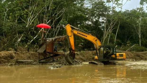 Minería ilegal de oro mueve más de $ 1.000 millones al año en Ecuador