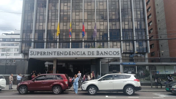 Superintendencia de Bancos alertó sobre desinformación en redes sociales