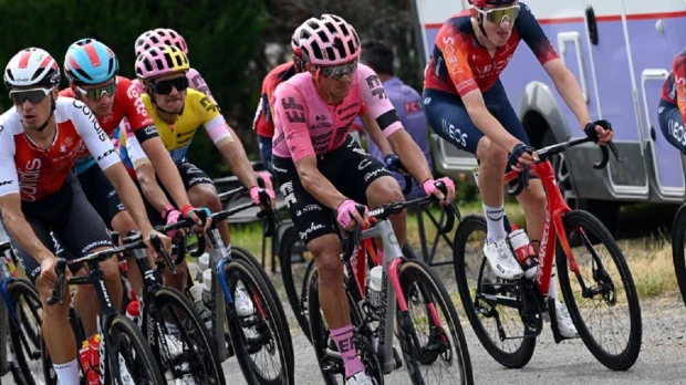 Richard Carapaz se prepara para el Tour de Francia 2023