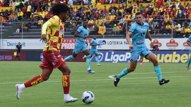 Aucas, Independiente y Liga mantienen un duelo cerrado en la punta