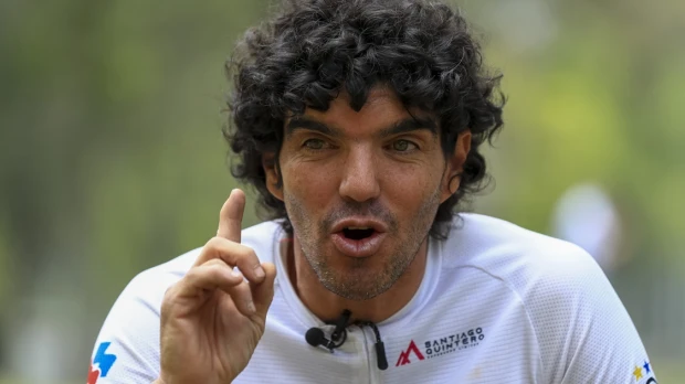 Santiago Quintero hace su noveno ochomil sin oxígeno y con prótesis en pies
