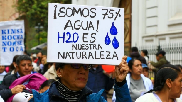 Miles de personas marcharon en Cuenca para rechazar proyecto minero