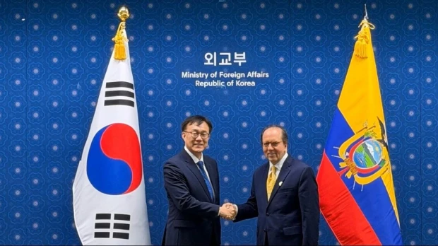 Ecuador y Corea del Sur analizan cooperación en energía y defensa