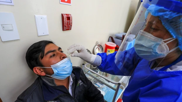 Ecuador suma 1.115 nuevos casos de covid-19