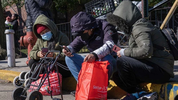 Nueva York ofrece vuelos gratuitos a inmigrantes que quieran abandonar la ciudad