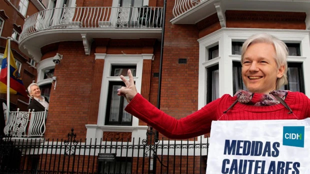Assange sienta a Ecuador en el banquillo de acusados