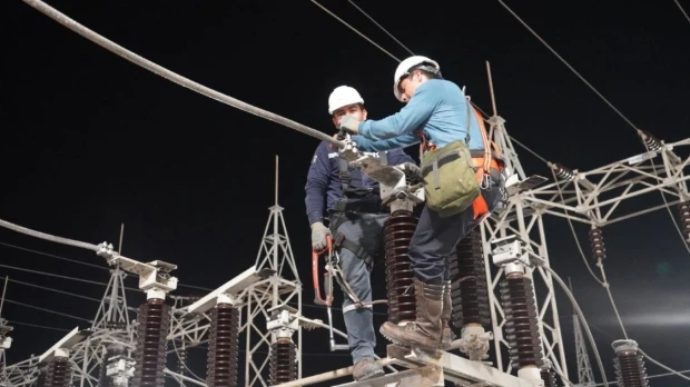 Antigüedad y sobrecarga elevan el riesgo de fallas en la red eléctrica de Ecuador