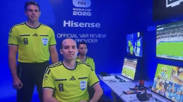 FIFA investiga a árbitro australiano por presunto gesto vinculado al supremacismo blanco durante el Mundial