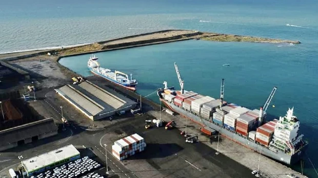 El dragado en el puerto comercial de Esmeraldas está en marcha