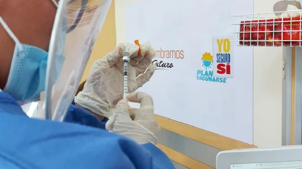 Covid-19: Ecuador forma Comité de Transparencia de plan de vacunación