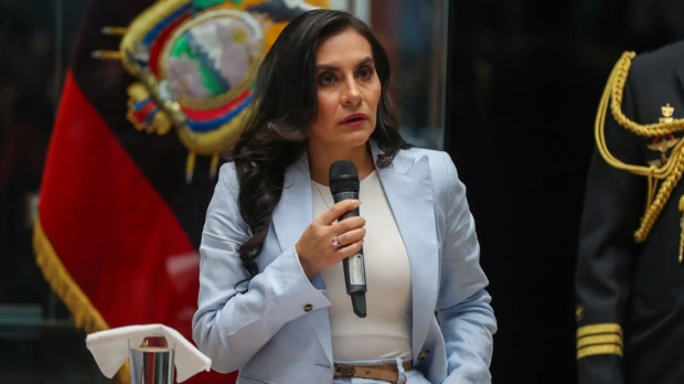Abad: "No existe" impedimento para asumir la Presidencia