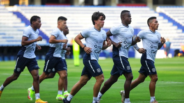 Ecuador cierra entrenamientos en Venezuela y viaja a Colombia