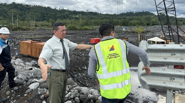 Obras viales en Morona y Zamora avanzan