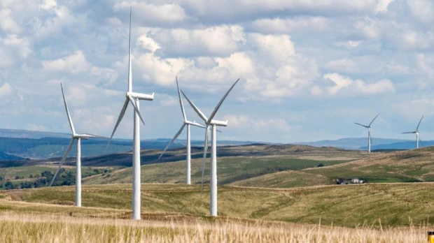 Ecuador tardará al menos dos años en aprovechar energía renovable privada