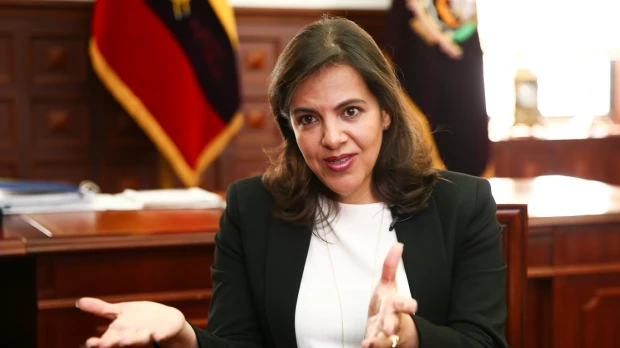 Gobierno espera que Interpol emita notificación roja contra Correa
