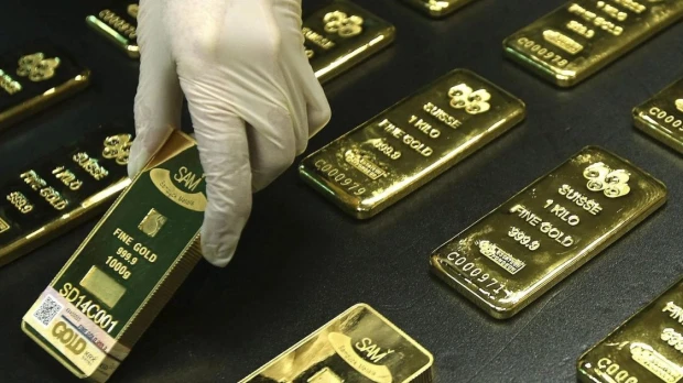 El oro supera, por primera vez en su historia, los 4.500 dólares, y la plata los 72 dólares