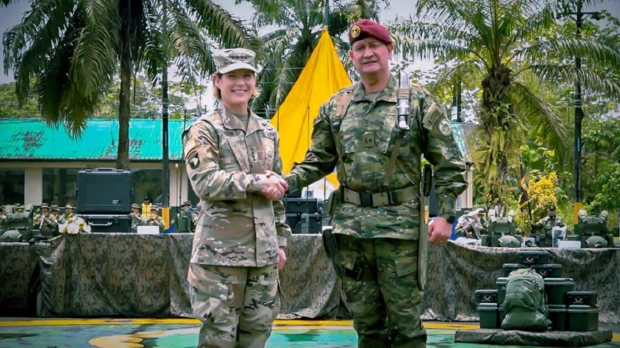 Estados Unidos entregó equipos militares al Ejército ecuatoriano