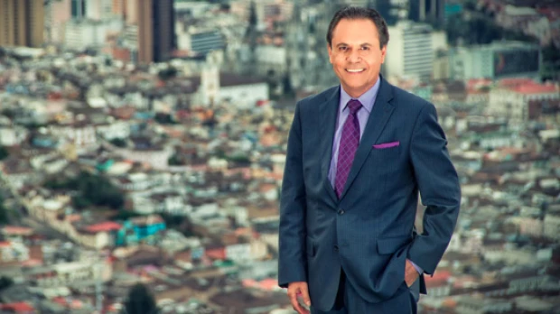 Carlos Ochoa: a más de servil inquisidor, un ignorante supino