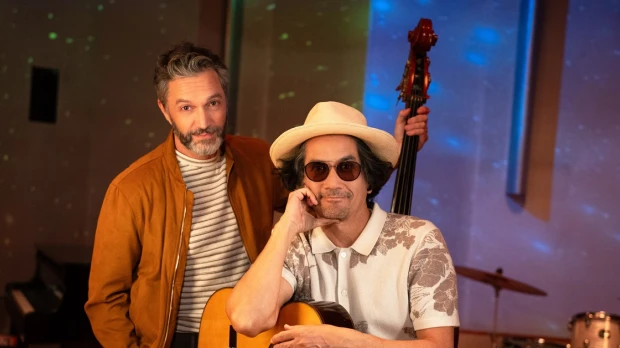 Bacilos vuelve su sonido clásico con el sencillo 'Anoche'