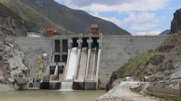 Amenaza de apagones flota en el ambiente