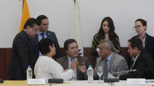 La excanciller no dará la cara
