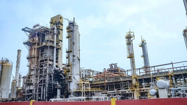 Venezuela abre su industria petrolera, pero el riesgo político limita la recuperación