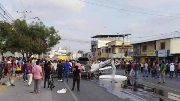 2 pilotos de la FAE murieron al estrellarse una avioneta en La Libertad
