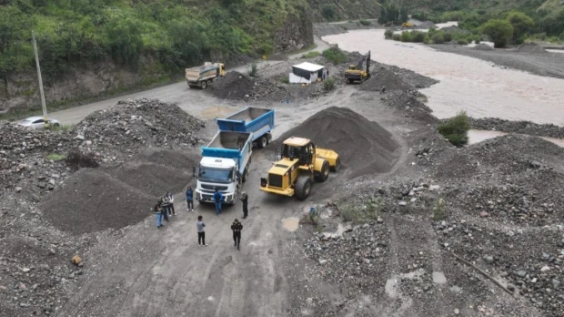 Perú destruyó equipos de minería ilegal avaluados en $ 32 millones