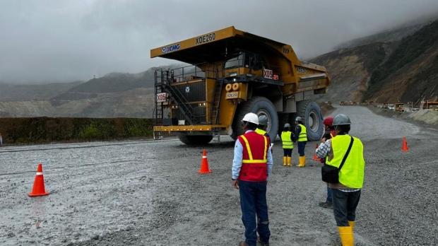 El secretario general de la organización, Haitham Al Ghais, se reunió con Fernando Santos, ministro de Energía y Mina / Foto: EFE