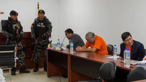 Álex Bravo rinde brevísimo testimonio por delincuencia organizada en caso Petroecuador