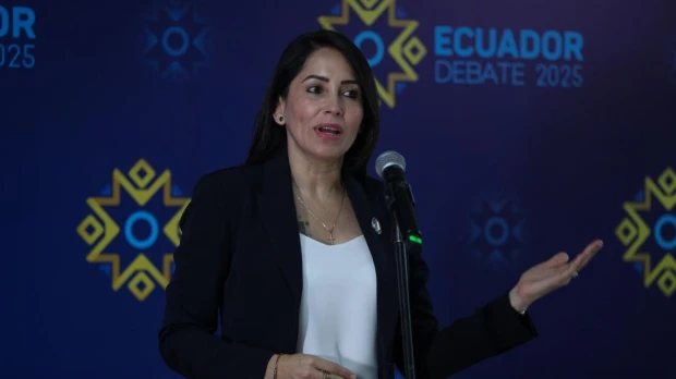 Luisa González reta a Daniel Noboa a un debate cara a cara