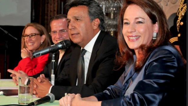 María Fernanda Espinosa hunde más a Lenín Moreno