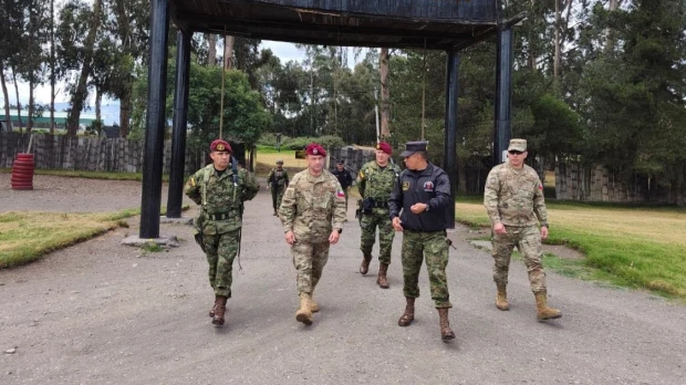 Chile y Ecuador impulsan cooperación militar contra el crimen organizado